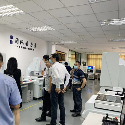 La machine de mesure optique de vision de commande numérique par ordinateur pour le matériel synchronise multifonctionnel