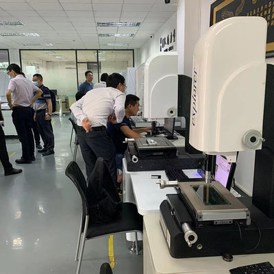 La machine de mesure optique de vision de commande numérique par ordinateur pour le matériel synchronise multifonctionnel