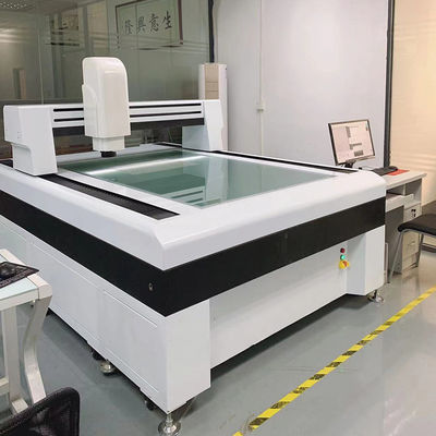 précision de machine de mesure de coordonnée de portique de la commande numérique par ordinateur 3D haute pour le moule de l'électronique
